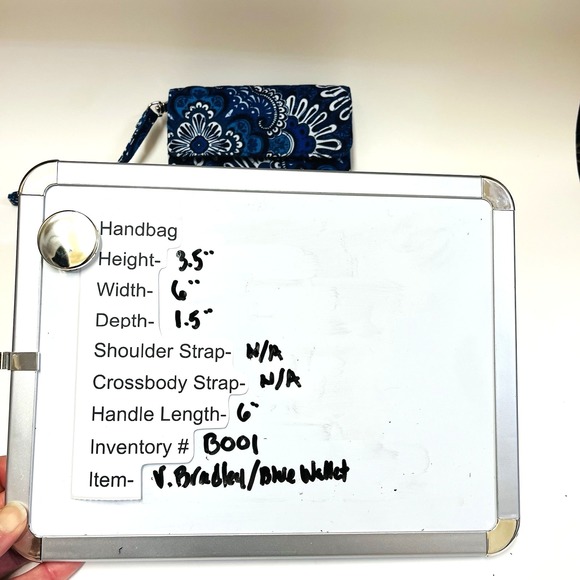 Vera Bradley RFID Wristlet Wallet Navy Petal Splash Floral Preppy Excellent Cond - Picture 6 of 6